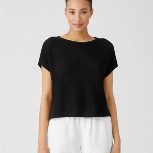 Cute linen boxy shirt, size medium. Slightly crop fit. Black. Size Medium